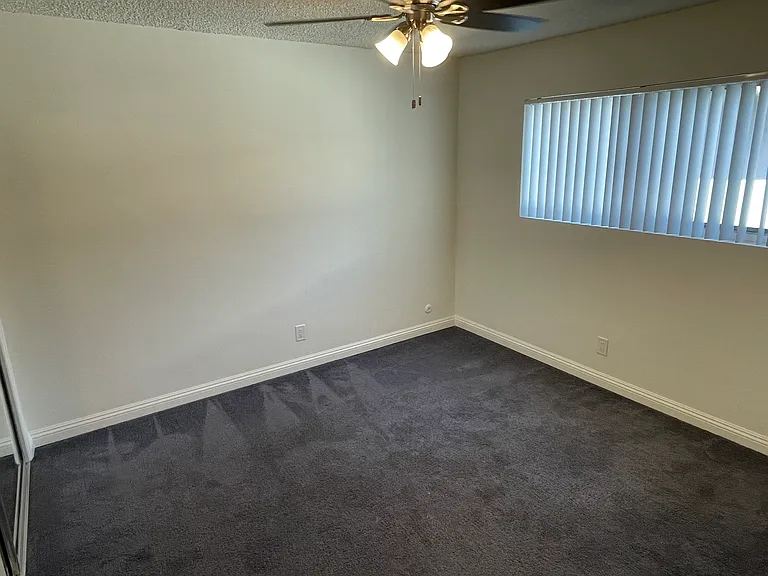 Kahlua Apartments — Photo 26