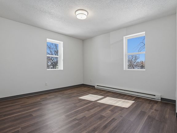 3rd image of 11 9th Ave NE #3