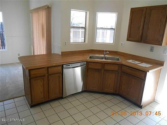 3rd image of 8480 N Firethorn Ave