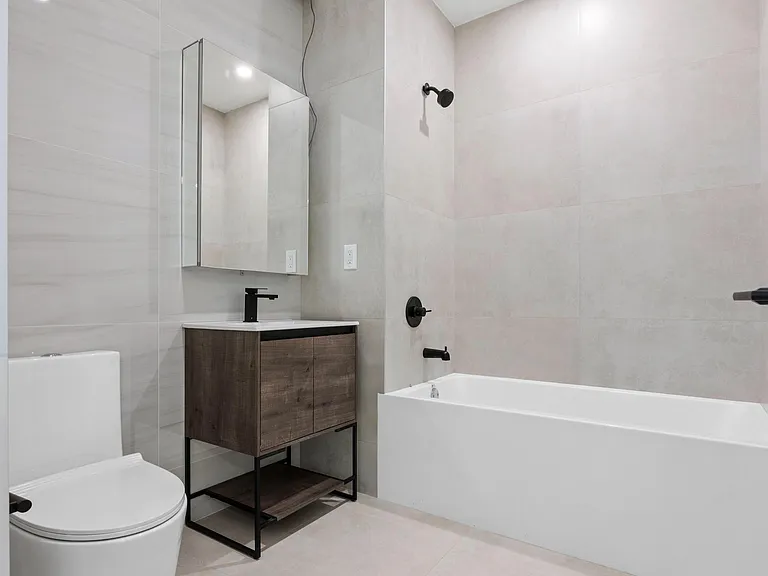 942 New York Ave #2L — Photo 11