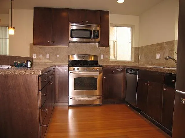 Kitchen - granite countertops (2nd floor)