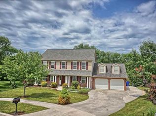 2 W Mulberry Hill Rd, Carlisle, PA 17013