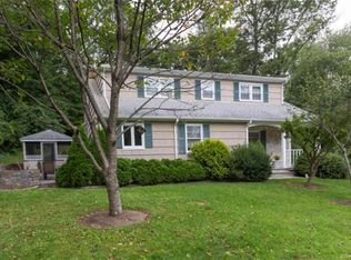 100 Skyview Dr, Stamford, CT 06902