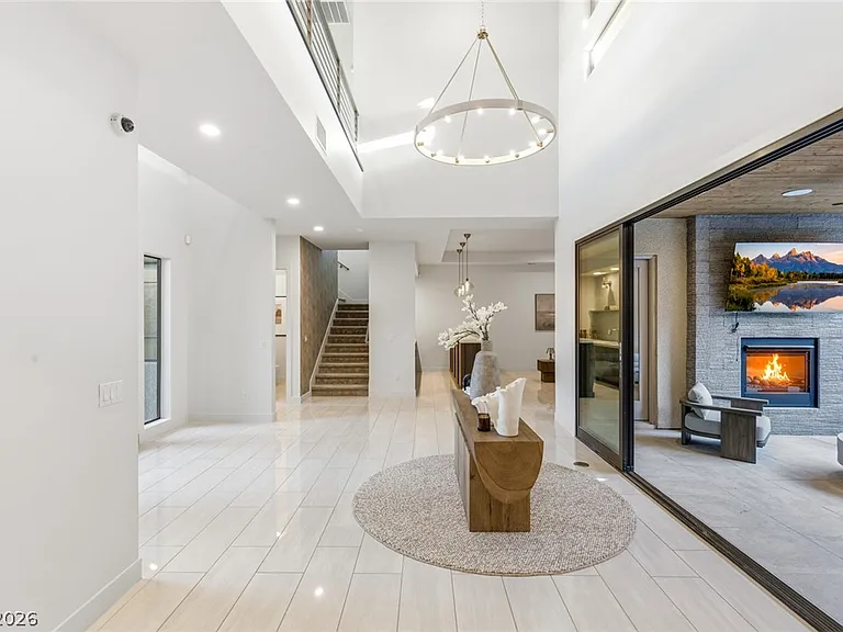 75 Pristine Glen St — Photo 2