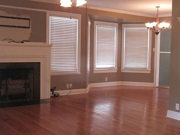 4th image of 1094 East Dr