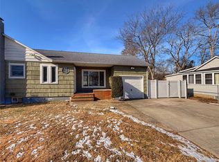 20 Bogota Rd, Mastic Beach, NY 11951