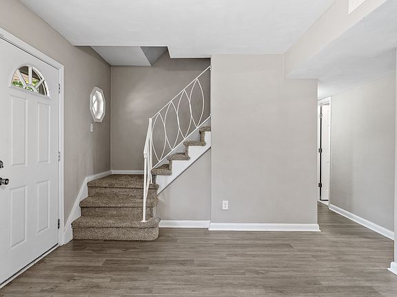 3rd image of 4904 Olive Grove Ln