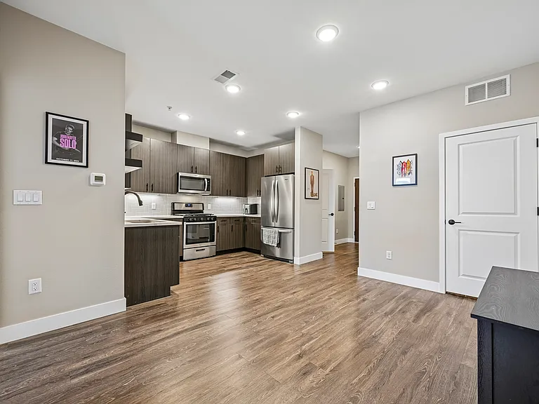2729 W 28th Ave #505 — Photo 4