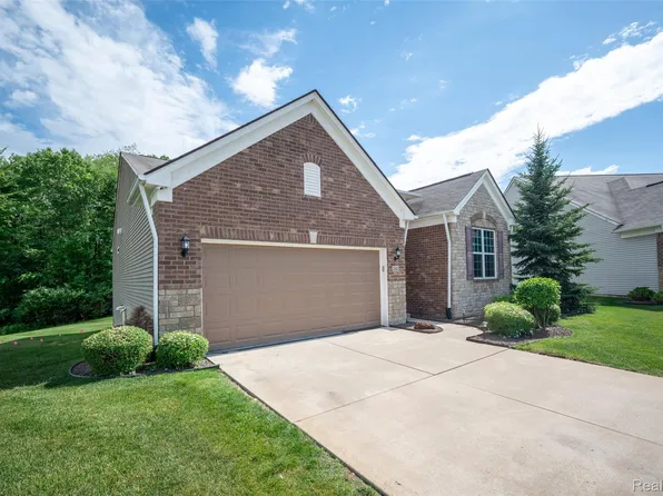 292 Bryce Ct, Howell, MI 48843
