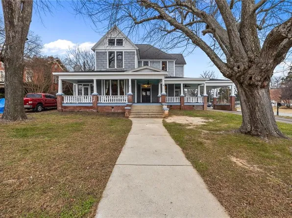 408 S Main St, Reidsville, NC 27320