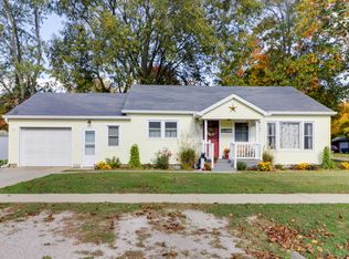 103 NW Madison St, Hopedale, IL