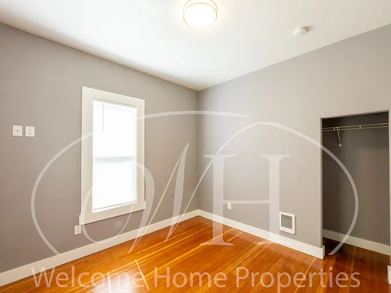 427 E Cherry St — Photo 16