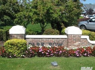 470 Smith St, Central Islip, NY 11722