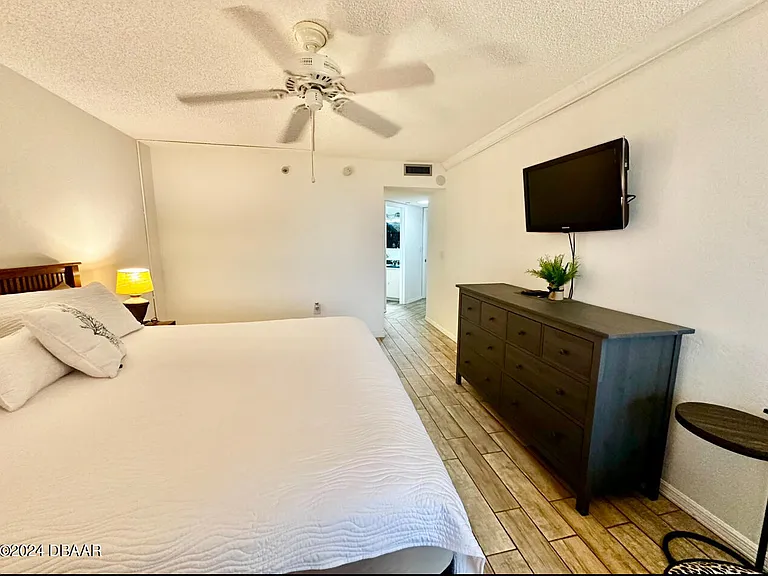 1 Oceans West Blvd #4B5 — Photo 20