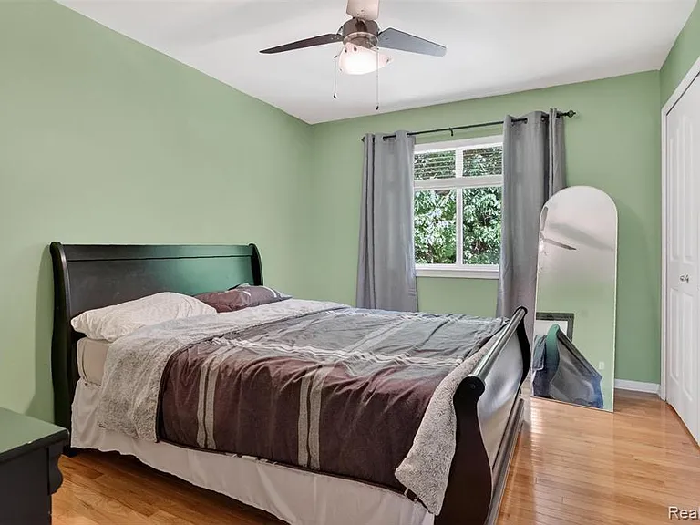 2825 Long Meadow Ln — Photo 29