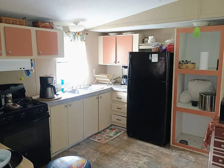 820 Grant Ave #20 — Photo 2