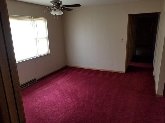 4th image of 1015 Wellington Blvd