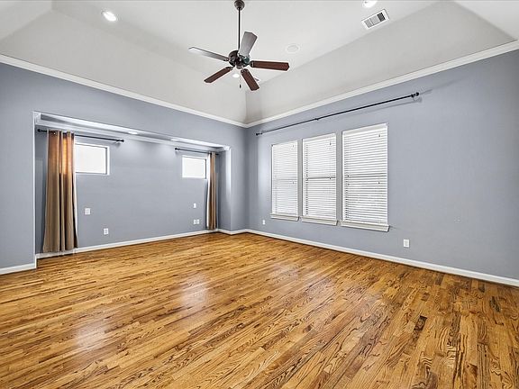 4th image of 1209 W 22nd St