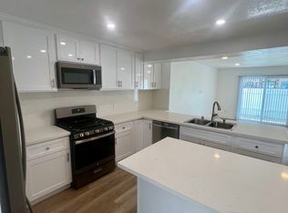 302 6th St APT B, Huntington Beach, CA 92648