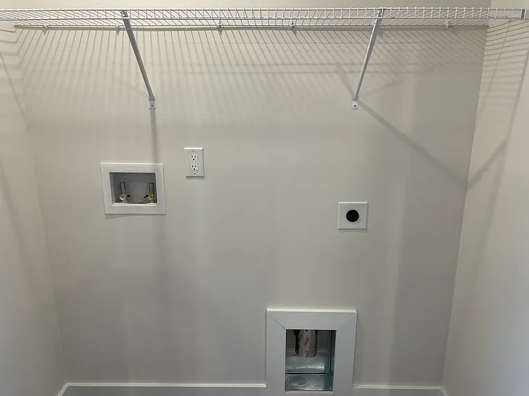 Washer/Dryer hook-up. Brand new washer & dryer available for additional fee.