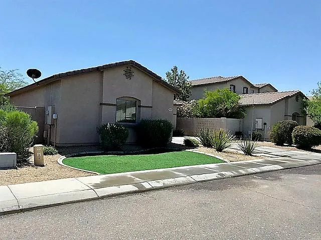 4935 W Harwell Rd — Photo 1