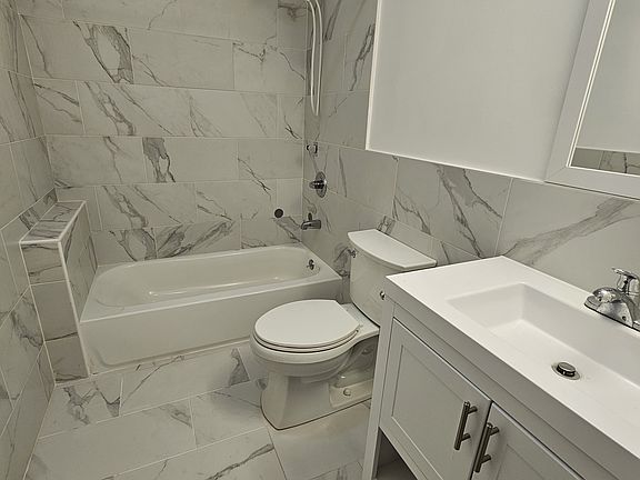 4th image of 1259 Richmond Ave #2A