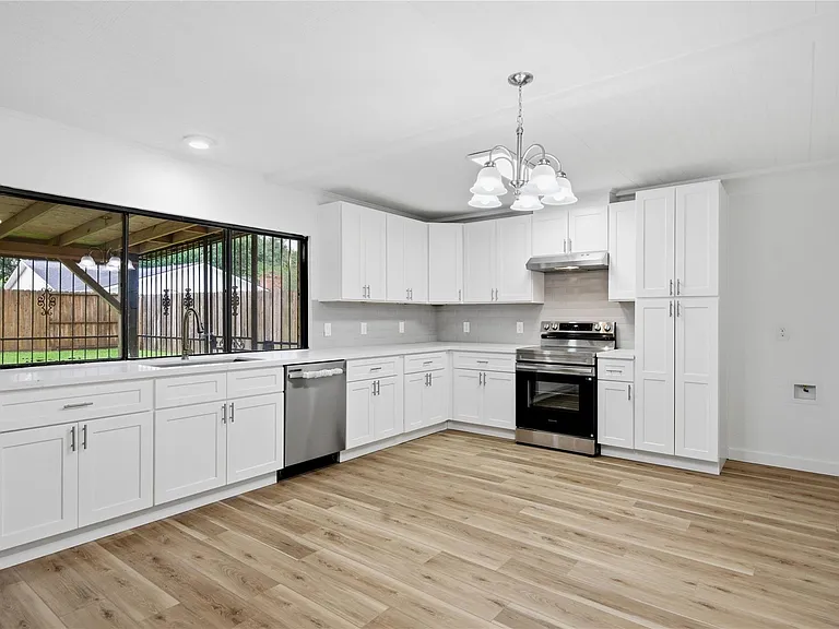 2126 Quail Valley East Dr — Photo 23