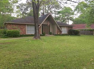 117 Lakeside Dr, Brandon, MS 39047
