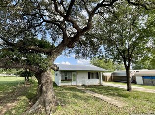 406 Hackberry St, Bandera, TX 78003