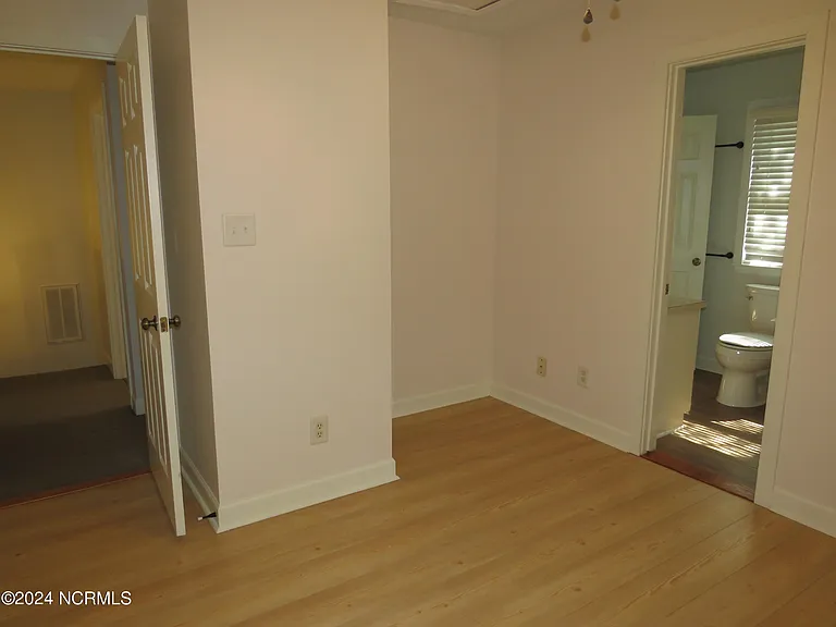 16 Cameron Ln — Photo 32