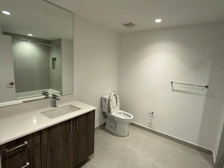 537 SW 2nd St #B1 — Photo 10