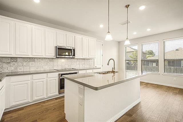 1st image of 552 Tierra Vista Way