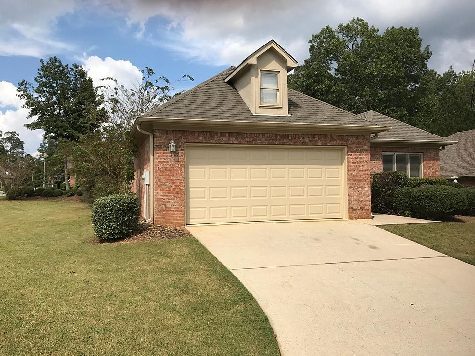 3 Bedroom 2 bath on corner lot