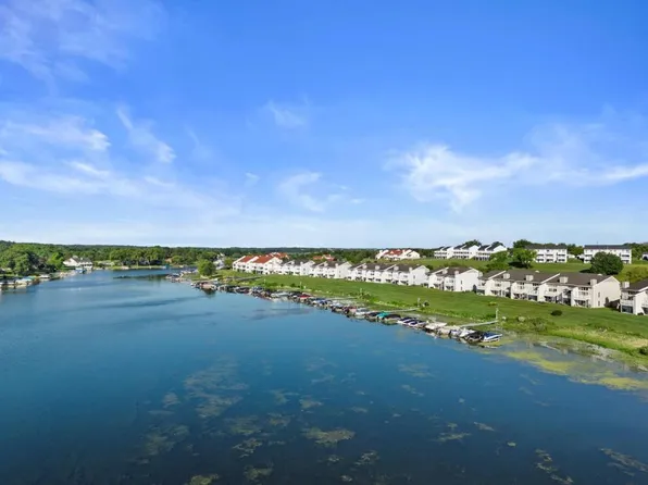 1416 South Delavan Club DRIVE, Delavan, WI 53115