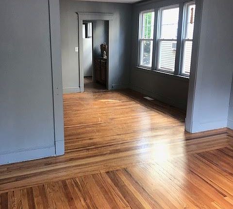 5th image of 87 Willis St Fl 1