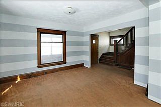 4th image of 600 Capital Ave NE