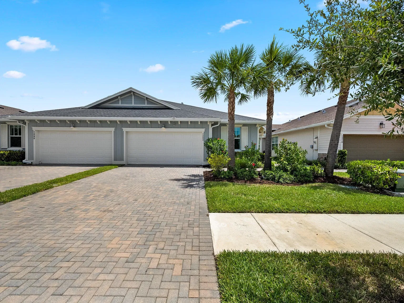 3 bed, 2.0 bath, 1952 sqft, $3,900 — Photo 3