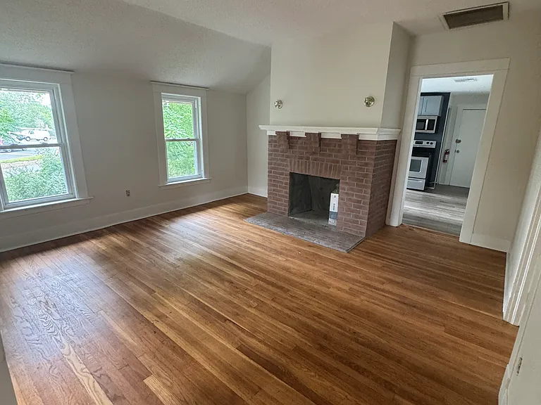 37 Lenox Pl #2N — Photo 2