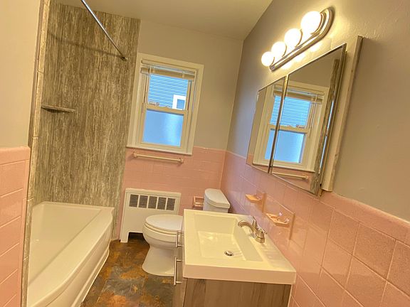 5th image of 277 Kirkman Ave #1