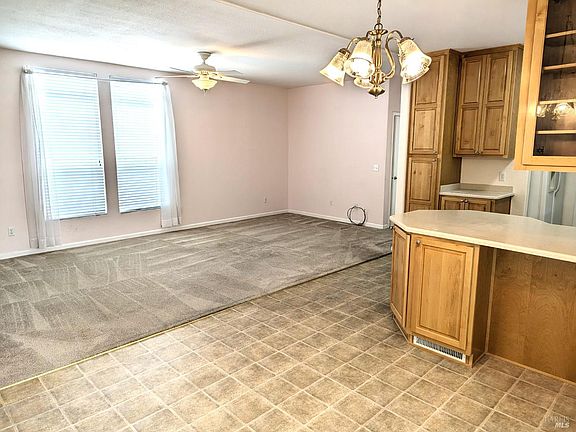 2nd image of 406 Burgundy N