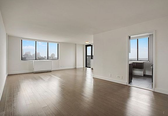 3rd image of 300 Mercer St APT 34J