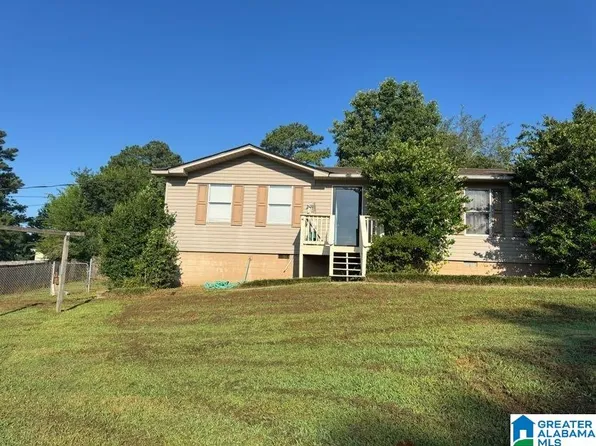 6910 Heather Ln, Pinson, AL 35126