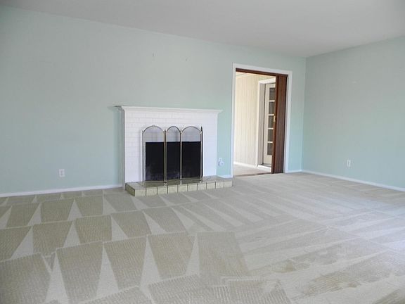 2nd image of 1580 Santa Maria Ave