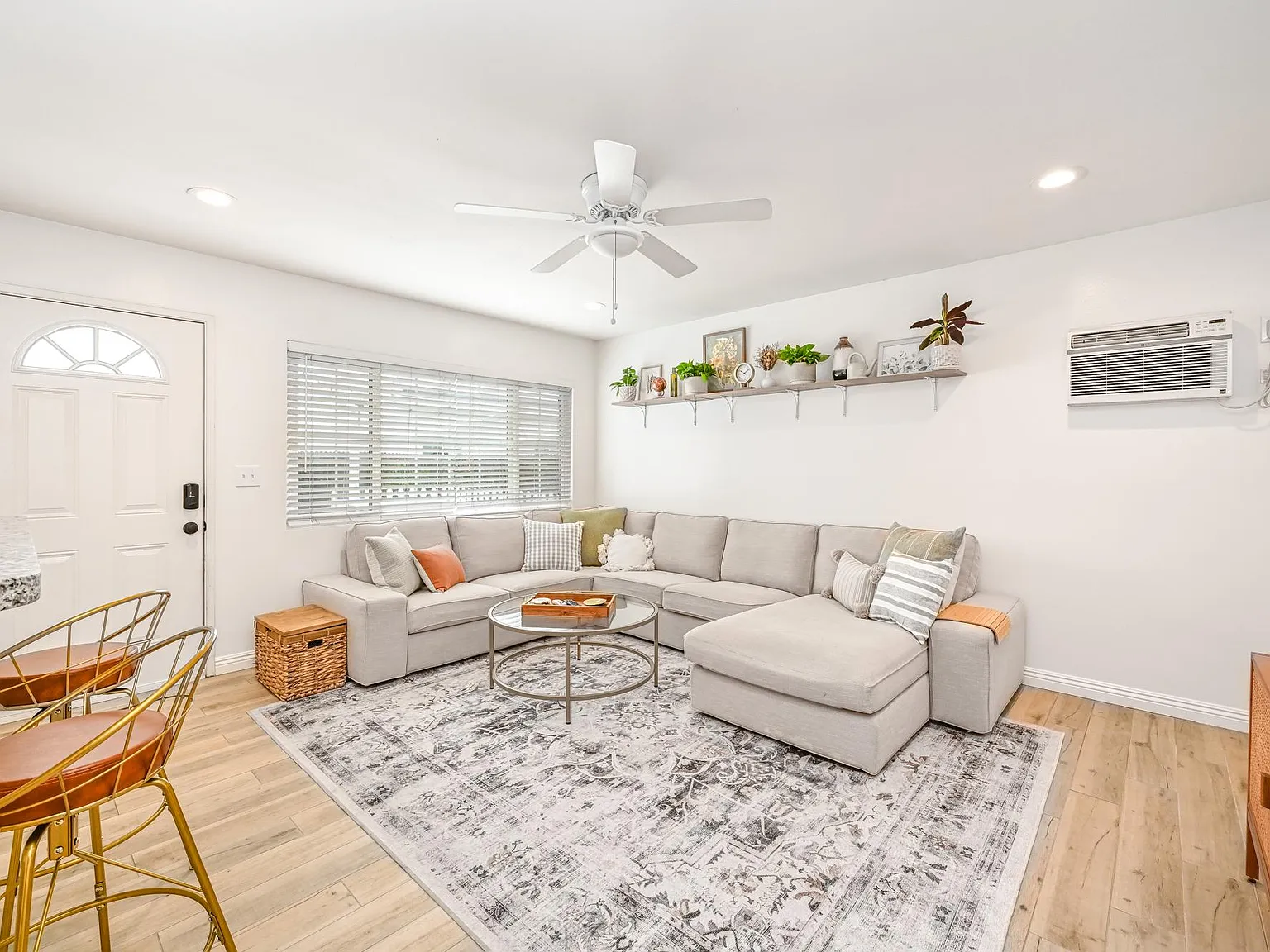 1 bed, 680 sqft, $3,950 — Photo 4