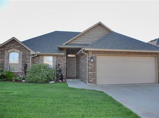 14117 Savannah Ave, Yukon, OK 73099