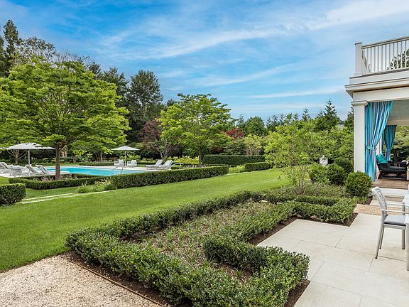4th image of 75 Woods Ln