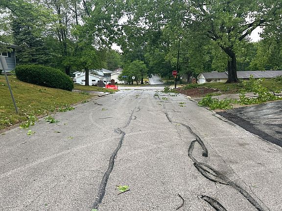 4th image of 221 Kurlene Dr