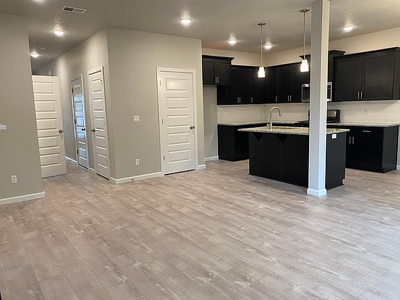 Living room & Kitchen