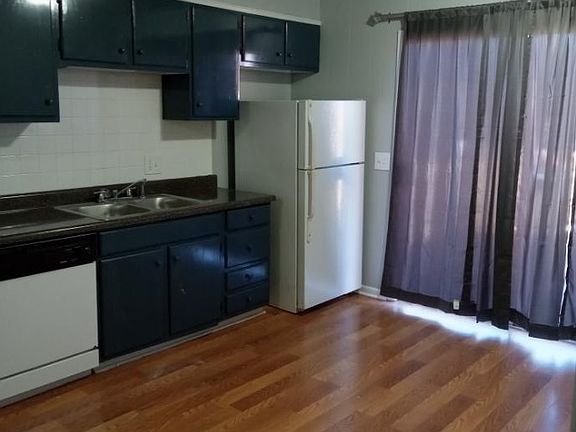2nd image of 256 Medical Dr APT 31