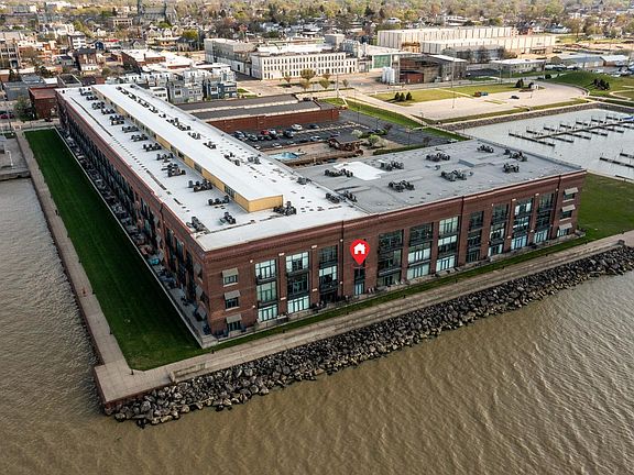 3rd image of 401 W Shoreline Dr Unit 261